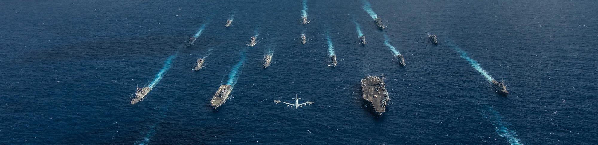 海军舰艇和飞机组成的战斗群